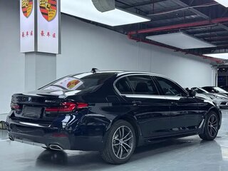 2022 BMW 5 серии Long 525Li VII (G30/G31/G38) Рестайлинг, чёрный, 3800000 рублей, вид 3