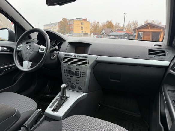 2011 Opel Astra H Рестайлинг, чёрный, 530000 рублей - вид 9