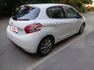 2013 Peugeot 208 I, белый, 660000 рублей, вид 3