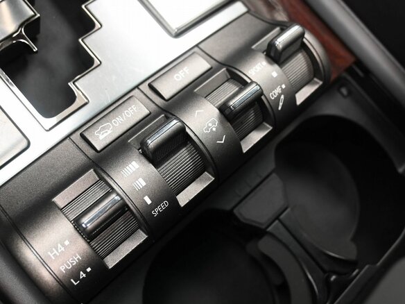 2008 Lexus LX 570 III, чёрный - вид 25