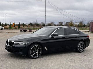 2020 BMW 5 серии 520i VII (G30/G31/G38) Рестайлинг, чёрный, 3750000 рублей, вид 3