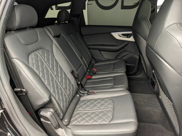 2026 Audi Q7 55 TFSI II (4M) Рестайлинг 2, чёрный, 13700000 рублей - вид 9