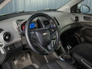2013 Chevrolet Aveo II, серебристый, 729000 рублей, вид 5