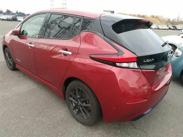 2018 Nissan Leaf II (ZE1), красный, 1830000 рублей - вид 15