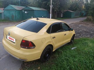 2017 Volkswagen Polo V Рестайлинг, жёлтый, 470000 рублей, вид 5