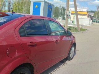 2014 Chevrolet Aveo II, красный, 355000 рублей, вид 2