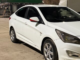 2015 Hyundai Solaris I Рестайлинг, белый, 680000 рублей, вид 3