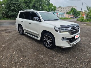 2021 Toyota Land Cruiser 200 Series Рестайлинг 2, белый, 9500000 рублей, вид 2