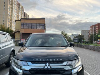 2018 Mitsubishi Outlander PHEV III Рестайлинг 3, чёрный, 3250000 рублей, вид 3