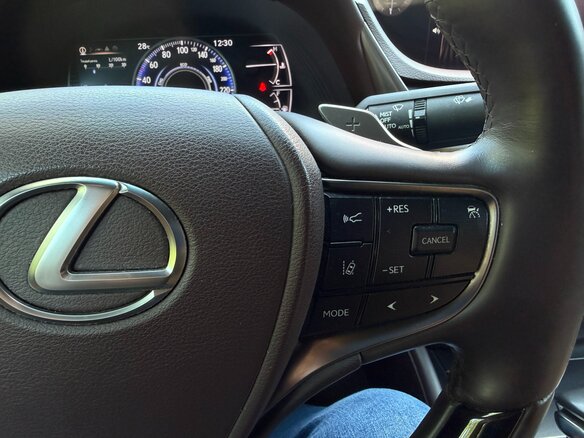 2021 Lexus ES 300h VII Рестайлинг, серый, 4150000 рублей - вид 36