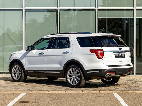 2018 Ford Explorer V Рестайлинг, белый, 2335000 рублей - вид 22