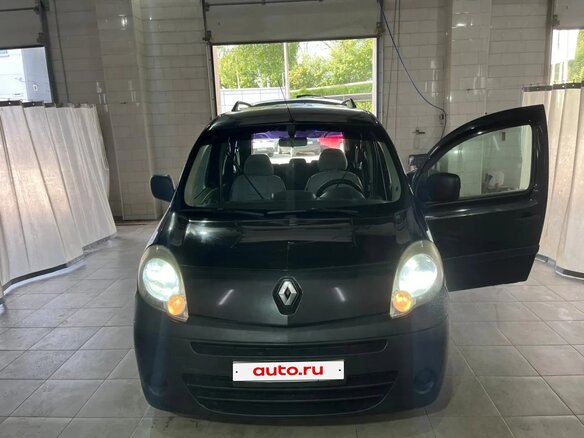 2010 Renault Kangoo II, чёрный, 700000 рублей - вид 2