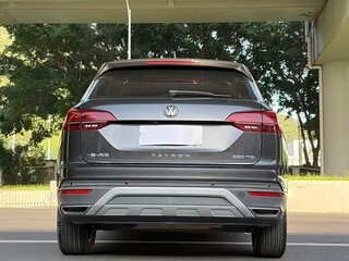 2022 Volkswagen Tayron I, чёрный, 2099999 рублей, вид 4
