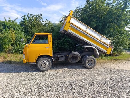 1991 Nissan Atlas, жёлтый, 1350000 рублей, вид 2