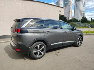 2018 Peugeot 5008 II, коричневый, 1725000 рублей, вид 3