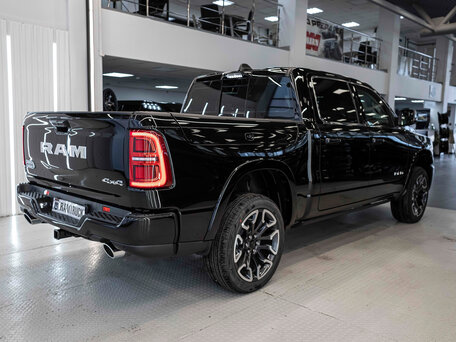 2026 Ram 1500 Crew Cab V Рестайлинг, чёрный, 9590000 рублей, вид 4
