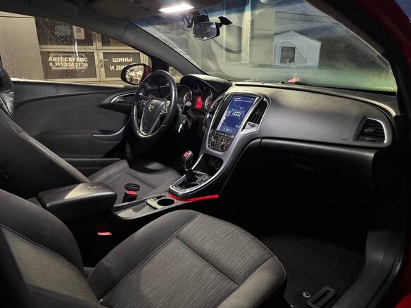 2012 Opel Astra GTC J Рестайлинг, красный, 600000 рублей - вид 8