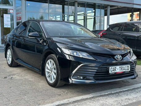 2021 Toyota Camry VIII (XV70) Рестайлинг, чёрный, 2463000 рублей, вид 4