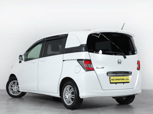 2014 Honda Freed Spike I Рестайлинг, белый, 1249000 рублей - вид 3