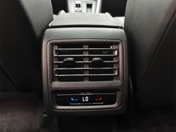 2022 Volkswagen Golf VIII, синий, 1900000 рублей - вид 14