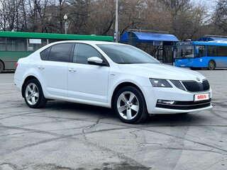 2017 Skoda Octavia III (A7) Рестайлинг, белый, 1950000 рублей, вид 3
