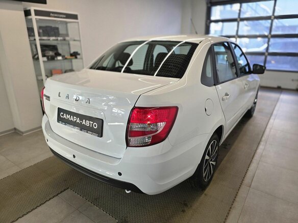 2026 Lada (ВАЗ) Granta I Рестайлинг, белый, 1290000 рублей - вид 3