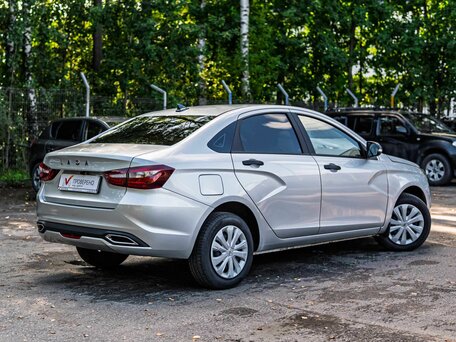 2024 Lada (ВАЗ) Vesta I Рестайлинг (NG), серый, 1066000 рублей, вид 2