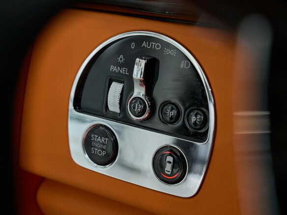 2024 Rolls-Royce Phantom VIII Рестайлинг (Series II), чёрный, 57000000 рублей - вид 23