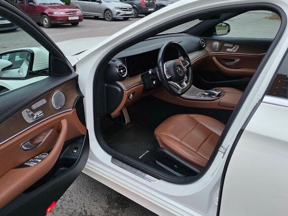 2017 Mercedes-Benz E-Класс 400 V (W213, S213, C238), белый - вид 7