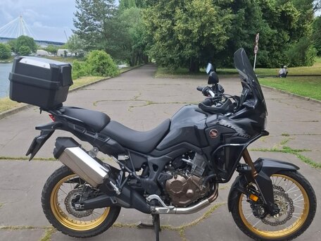 2017 Honda CRF 1000L Africa Twin, чёрный, 900000 рублей, вид 3