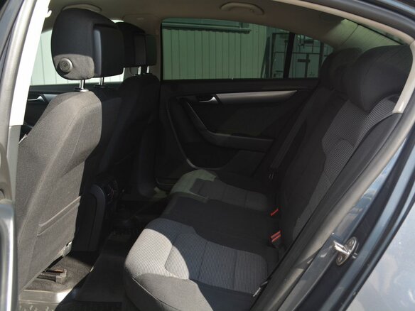 2011 Volkswagen Passat B7, серый, 879888 рублей - вид 15