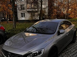 2014 Volvo S60 II Рестайлинг, бежевый, 850000 рублей, вид 4