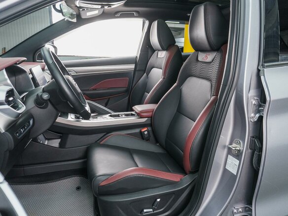 2023 Geely Coolray I, серый, 2099000 рублей - вид 9