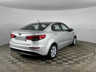 2016 Kia Rio III Рестайлинг, серебристый, 1165000 рублей, вид 5