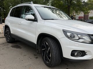 2013 Volkswagen Tiguan I Рестайлинг, белый, 1600000 рублей, вид 3