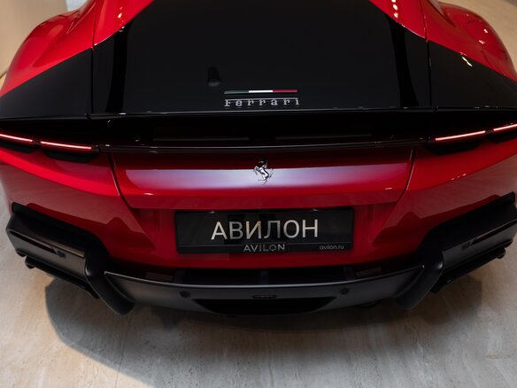 2025 Ferrari 12Cilindri, красный - вид 20