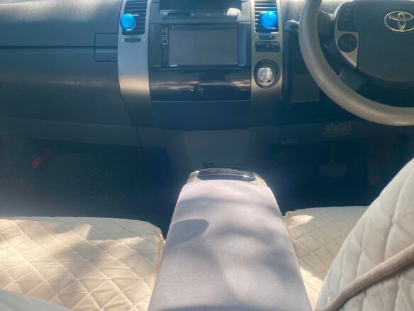 2010 Toyota Prius JDM II Рестайлинг (XW20), белый, 950000 рублей - вид 12