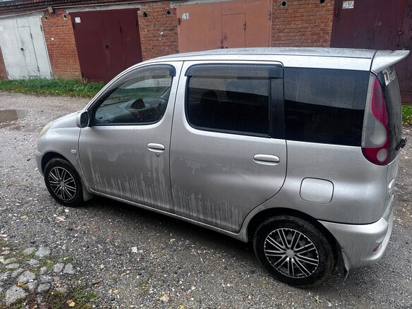 2000 Toyota FunCargo, серый, 470000 рублей - вид 2