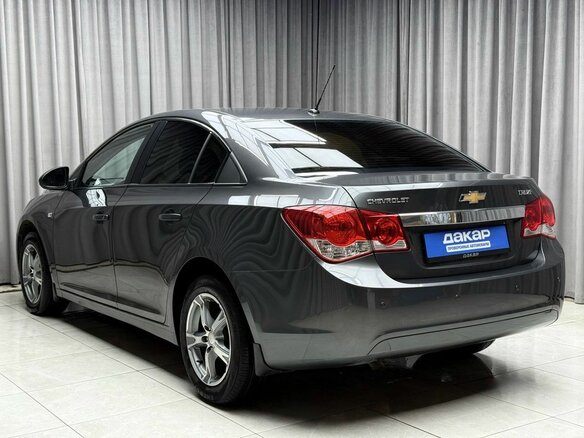 2011 Chevrolet Cruze I, серый, 779000 рублей - вид 4