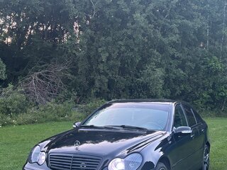 2000 Mercedes-Benz C-Класс 180 II (W203), чёрный, 520000 рублей, вид 1
