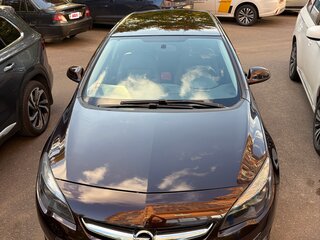 2014 Opel Astra J Рестайлинг, коричневый, 990000 рублей, вид 2