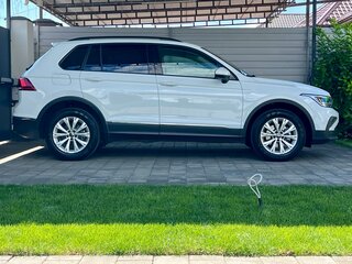 2021 Volkswagen Tiguan II Рестайлинг, белый, 2800000 рублей, вид 4