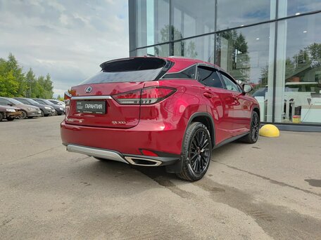 2021 Lexus RX 300 IV Рестайлинг, красный, 5149000 рублей, вид 5