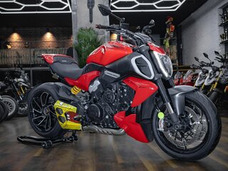 2023 Ducati Diavel V4, красный, 2890000 рублей, вид 1