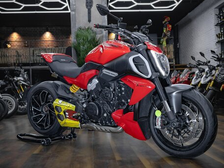 2023 Ducati Diavel V4, красный, 2890000 рублей, вид 1