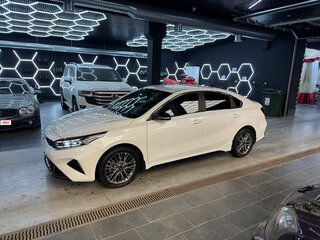 2022 Kia Cerato IV Рестайлинг, белый, 2200000 рублей, вид 2
