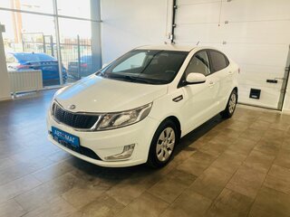 2013 Kia Rio III, белый, 696000 рублей, вид 1