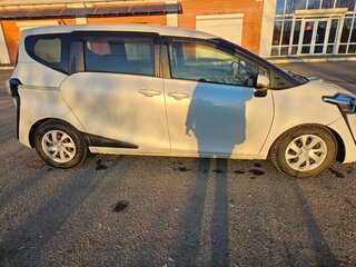 2017 Toyota Sienta II, белый, 1240000 рублей, вид 5