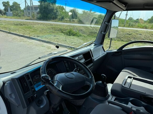2013 Isuzu Elf (N-series), белый, 3750000 рублей - вид 12