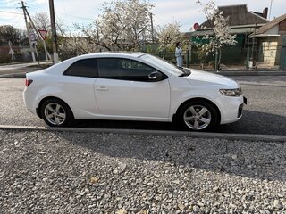 2010 Kia Cerato Koup II, белый, 980000 рублей, вид 5